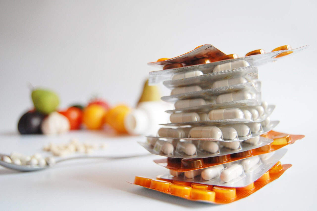 Best nootropics 2025 – capsules on white background